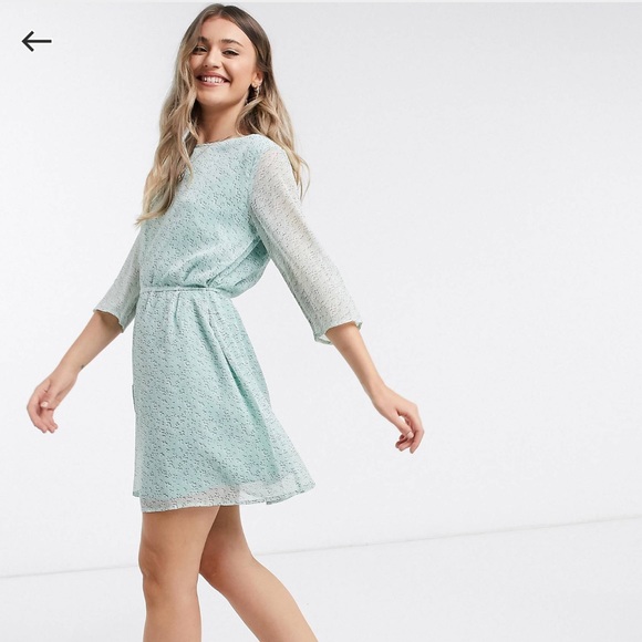 ASOS JDY Jennifer Chiffon Sleeve in Blue Floral - Picture 3 of 10